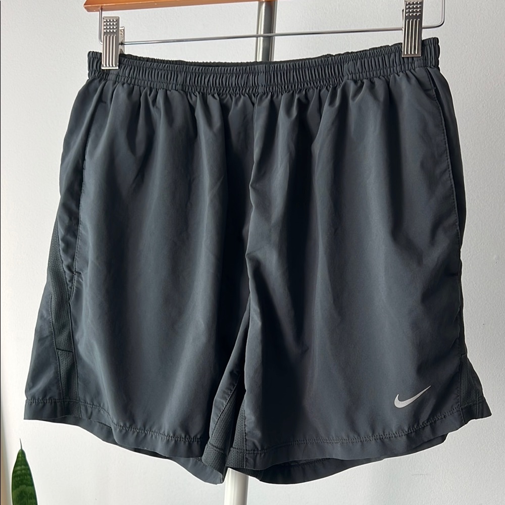 Nike running Dry Fit Gray Athletic Shorts Lightweight Elastic Waistband M